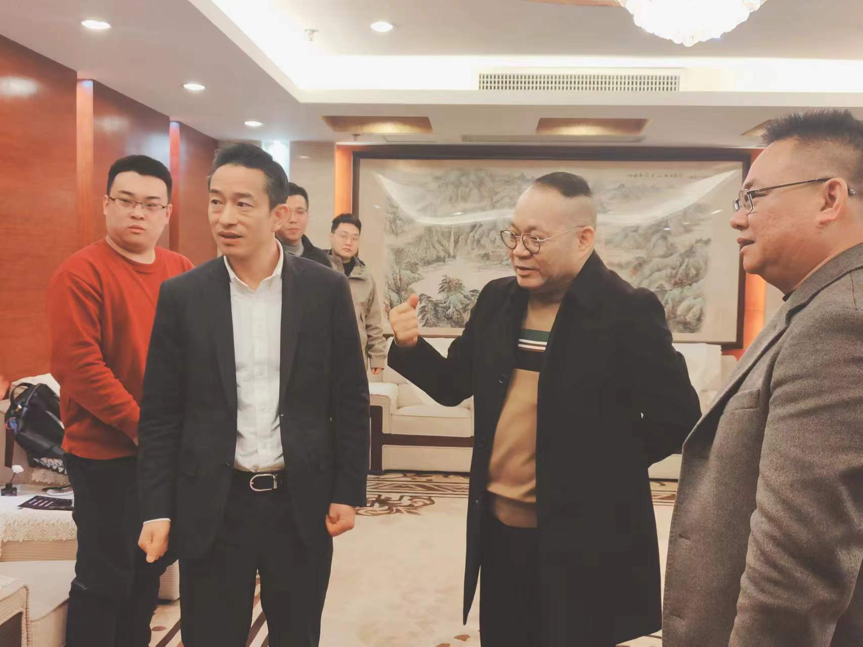 熱烈歡迎樂清市委何書記一行蒞臨我公司參觀指導(dǎo)！